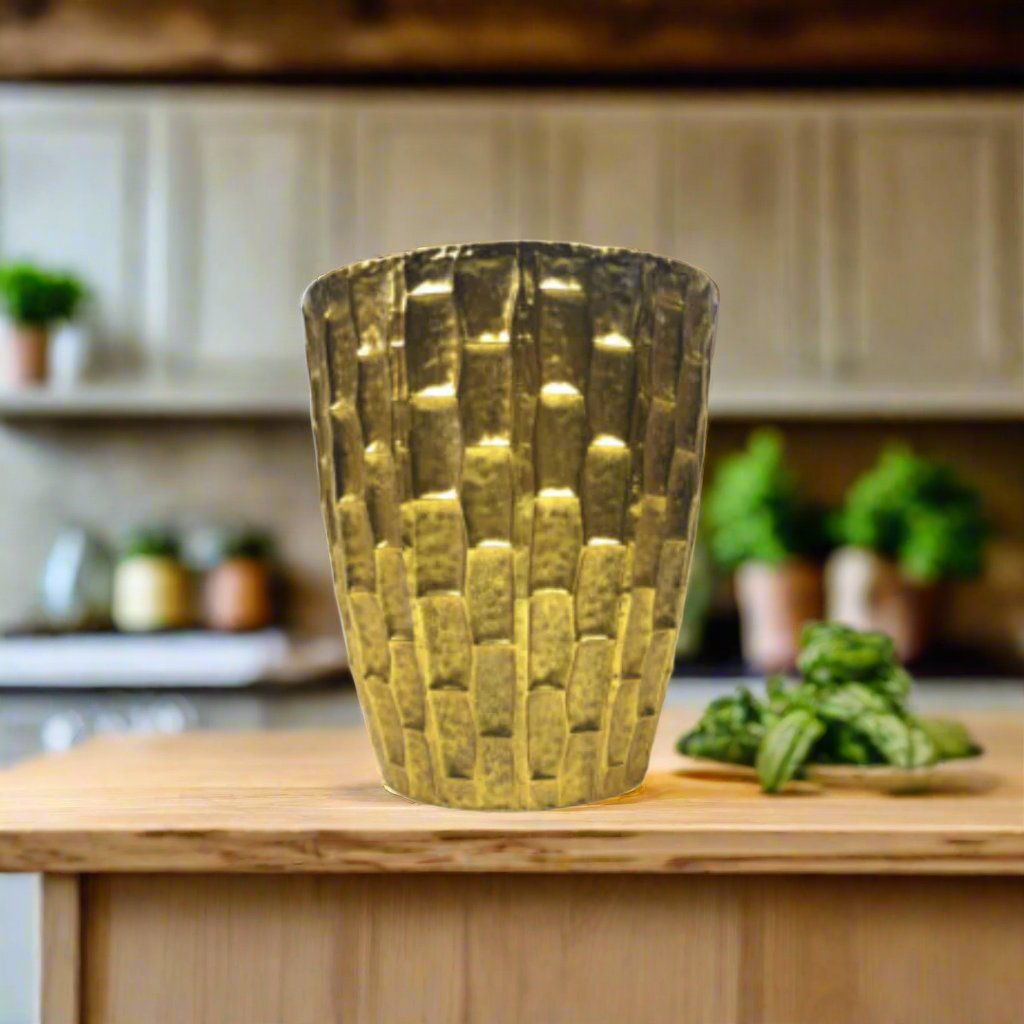 Armadilla Pot
Elevate your indoor space with the luxurious Armadilla Pot, expertly crafted from durable "mock croc" metal.
Product Details:
Size: 37.5cm x 37.5cm x 42.5cm
Material: Durable Metal with Mock Croc Finish
Color: Gold and Bronze
Opulent Design