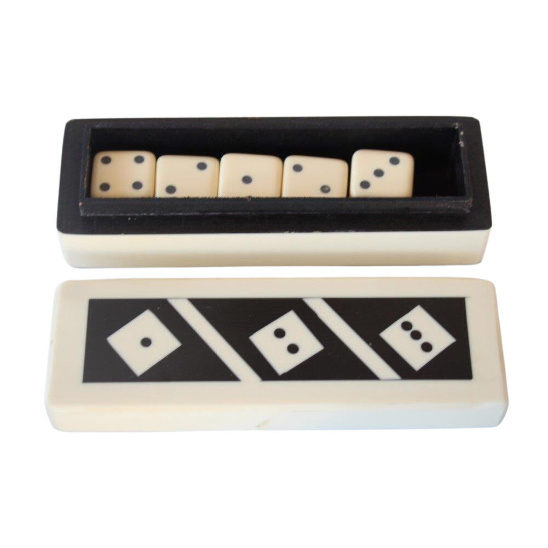 Keep your dice safe and secure with this stylish 5 dice box from Unique Boys Measurements of 4x15x3cm make it the perfect size for any game room. Each box is crafted with a classic decorative design to keep your pieces safe and sound! www.uniqueboys.co.za