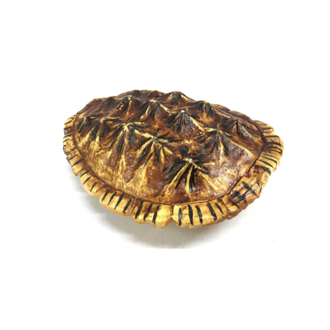 Balboa Tortoise - Elegant Home Accent
Elevate your home decor with the stunning Balboa Tortoise, expertly crafted to add sophistication and elegance to any space. Its striking tortoise shell design makes a bold statement on tables, walls, or shelves.