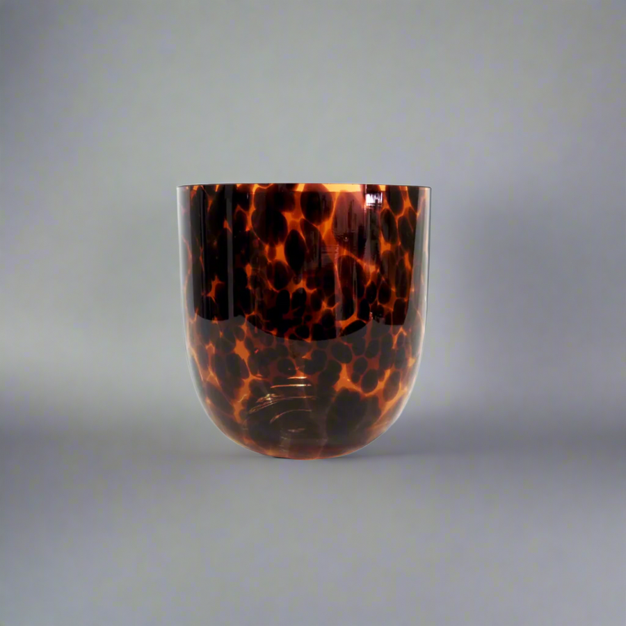 Formosa Vase - A Masterpiece of Craftsmanship
Inspired by the intricate beauty of tortoise shells, the Formosa vase is a breathtaking piece of artistry. Its unique 20cmD x 22cmH shape expertly captures light, creating a stunning focal point that elevates any interior