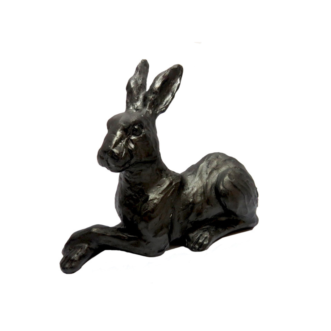 Graphite Hare - Elegant Decor
Add a touch of sophistication to your home with the stunning Graphite Hare decorative piece. Standing at 17cm in width and 22cm in height, its antique silver finish boasts intricate detailing, elevating the elegance of any room.