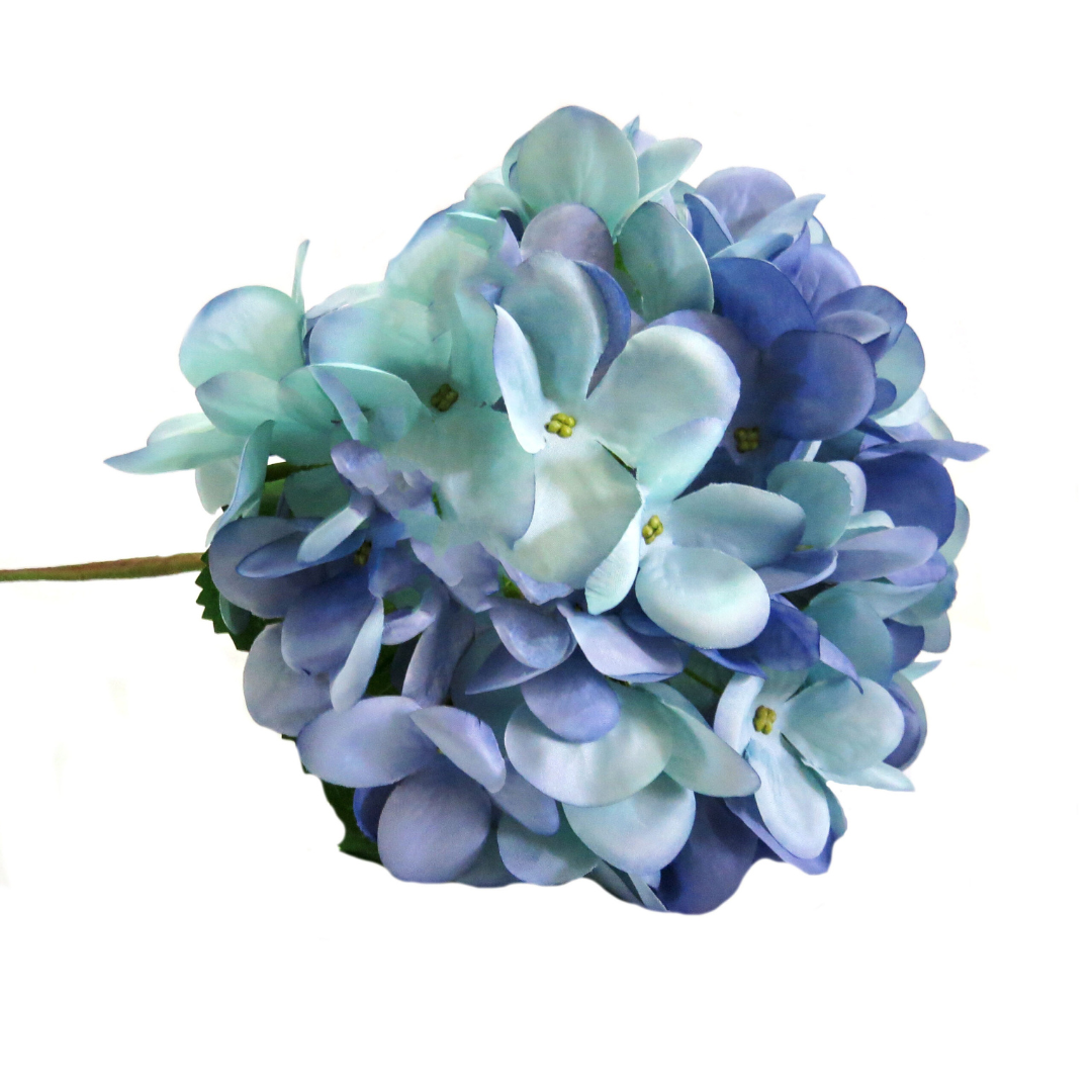 Hydrangea Blue Heaven by Unique Boys
Expertly crafted to capture the essence of real blooms, our Hydrangea Blue Heaven artificial flowers are a stunning addition to any space.
Breathtaking Details