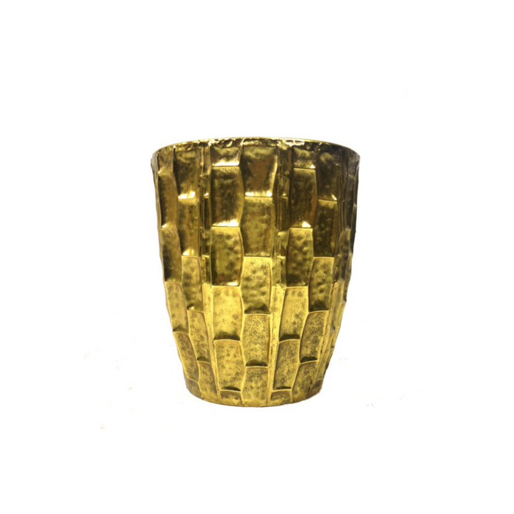 Bring Luxury to Your Indoor Garden with the Croco Planter
Elevate your indoor gardening game with our stunning "mock croc" metal planter, expertly crafted to add a touch of luxury to any space. The Croco Planter boasts a sophisticated gold and bronze color scheme, perfectly complementing any home decor style.