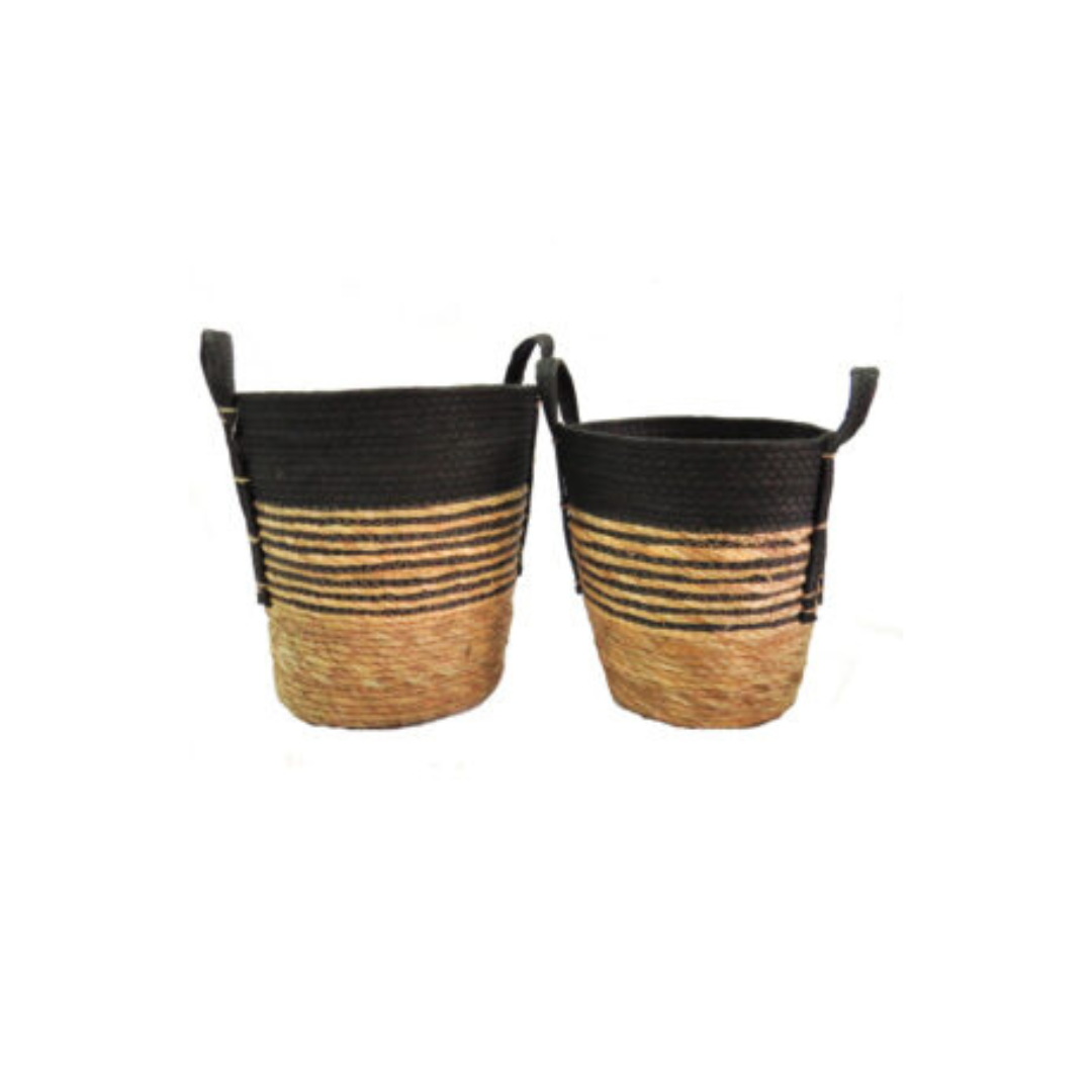 Limbo Baskets S/2: Elegant Organization for Your Home
Elevate your home's style and functionality with our exquisite Limbo Baskets S/2. Expertly crafted from natural materials, these beautiful baskets boast stripes and woven handles, adding a touch of sophistication to any room.
Perfect for Organizing Your Space
Use the Limbo Baskets to keep your home tidy and organized. They're ideal for storing books, magazines, toys, linens, and more. 