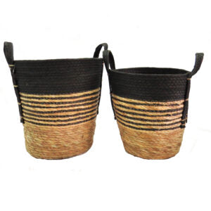 Limbo Baskets S/2: Elegant Organization for Your Home
Elevate your home's style and functionality with our exquisite Limbo Baskets S/2. Expertly crafted from natural materials, these beautiful baskets boast stripes and woven handles, adding a touch of sophistication to any room.