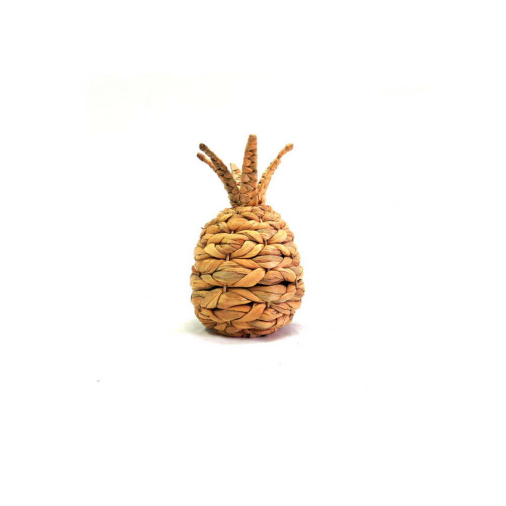 Pineapple La Palma - Handcrafted Decorative Piece
Add a touch of tropical elegance to your space with Pineapple La Palma, a stunning handcrafted decorative piece. Made from chunky organic material, this beautiful pineapple sculpture stands 22cm tall with a diameter of 15cm and an impressive circumference of 43cm.