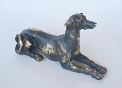 SMALL SITTING BLACK & GOLD RESIN DOG 18.5X33X10CM