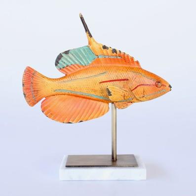 MEDIUM ORANGE FISH ON MARBLE BASE 27X25X8CM