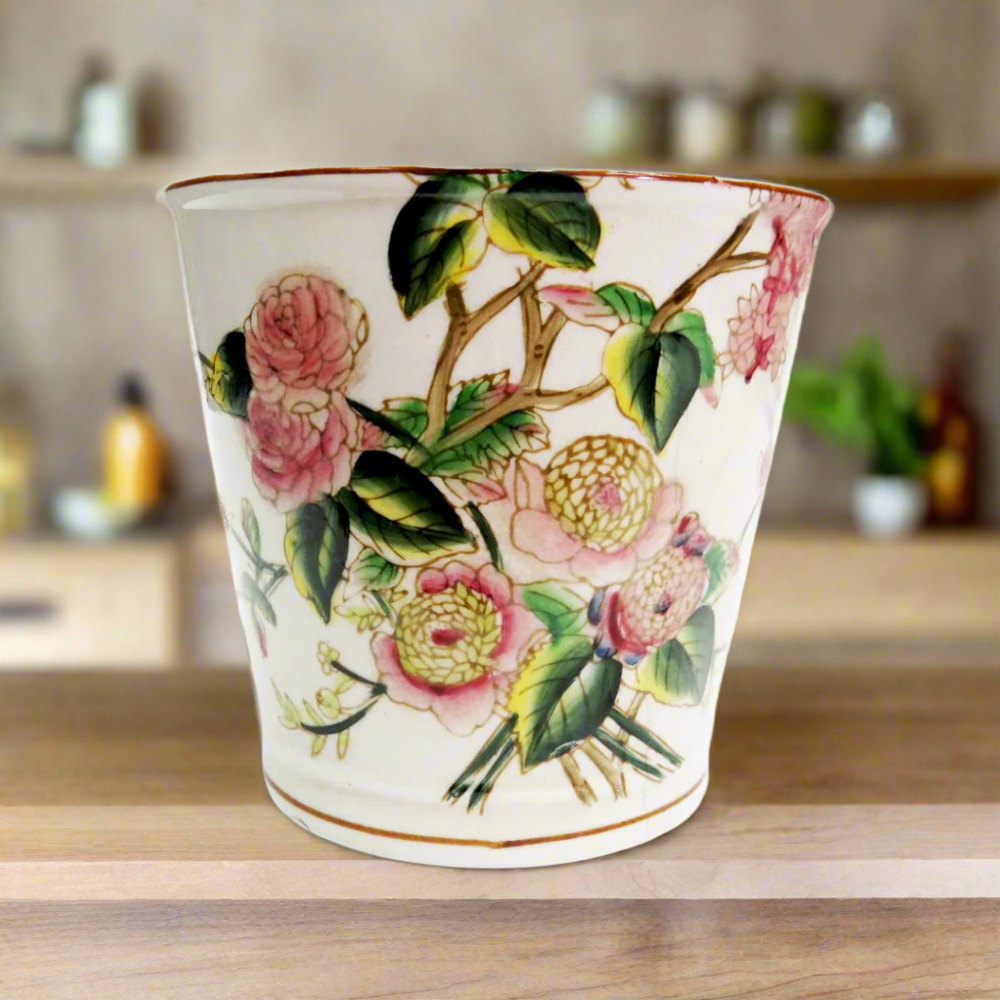 Product Details: Pink Camellia Pot
Description: A beautiful and feminine Pink Camellia Pot, perfect for displaying plants and adding a touch of elegance to any space.
Material: Ceramic or porcelain (not specified)
Size:
Diameter: 17cm
Height: 15.5cm