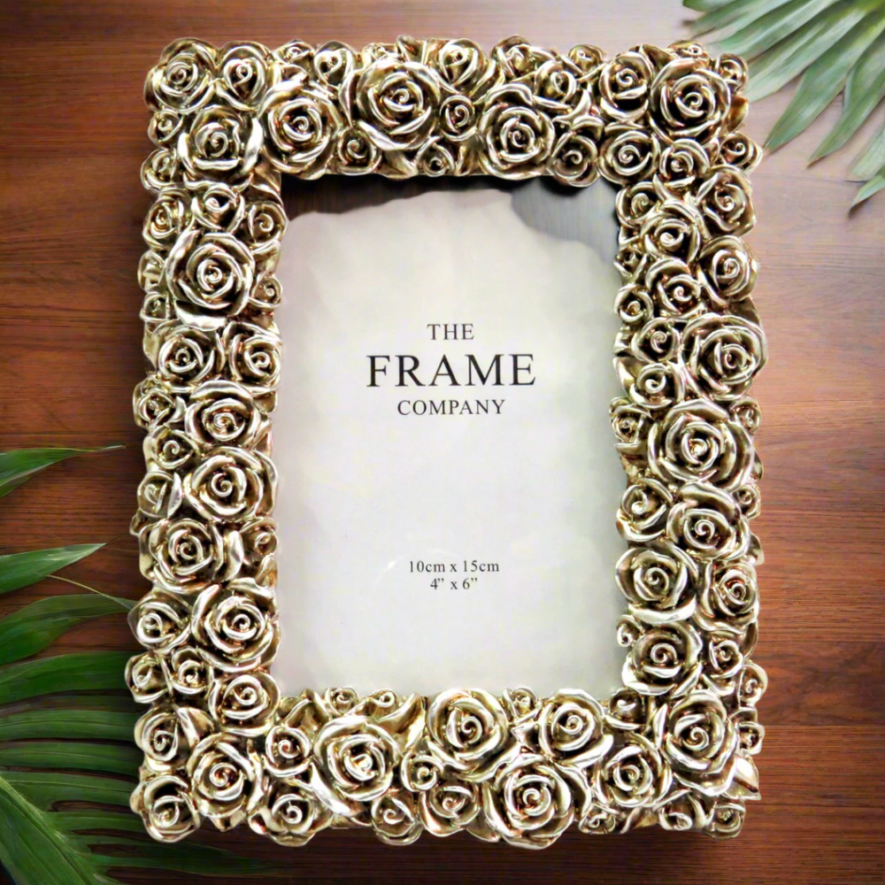 Rose Bomb Frame for 4"x6" Photos
Description
Elevate your photo display with the sleek and modern Rose Bomb Frame, specifically designed for 4"x6" photos. Its innovative design enhances any room's aesthetic while showcasing your memories with precision and clarity.