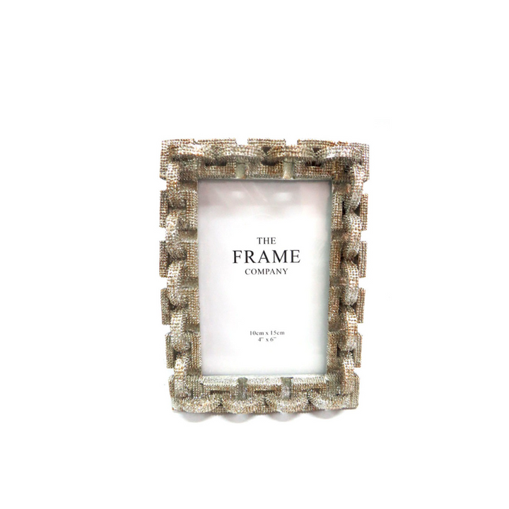 Unique Boys
Chain Couture Frame
Stunning 4x6 Photo Frame
Elevate your home décor with the chic Chain Couture Frame, perfectly designed for showcasing your favorite 4" x 6" memories