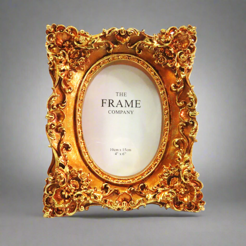 Chatelaine Frame
Timeless Antique Gold 4x6 Photo Frame
Elevate your home décor with the elegant Chatelaine Frame, perfectly designed for showcasing your cherished 4" x 6" (10cm x 15cm) memories.
Key Features