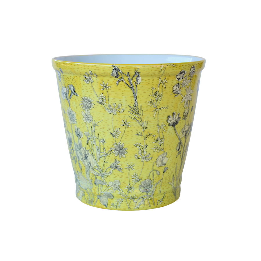 This 22X23cm round yellow daisy planter adds a gorgeous burst of color to any home decor. It is a highly popular choice for the home.  Delivery 5 - 7 working days