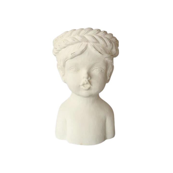 This 37X20CM large white planter, featuring plaited hair, is a great addition to any home's design.  Delivery 5 - 7 working days