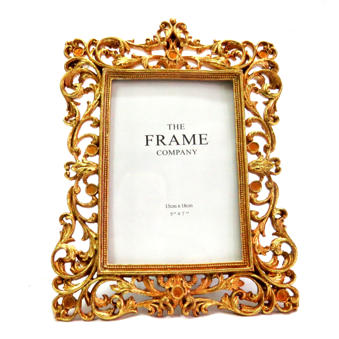 This Supermodel Frame was expertly designed with a 4" x 6" size to showcase your favorite photos with precision and elegance. Its sleek and modern design will elevate any room, making it the perfect addition to your home decor. Display your memories in style with this premium frame-unique interiors