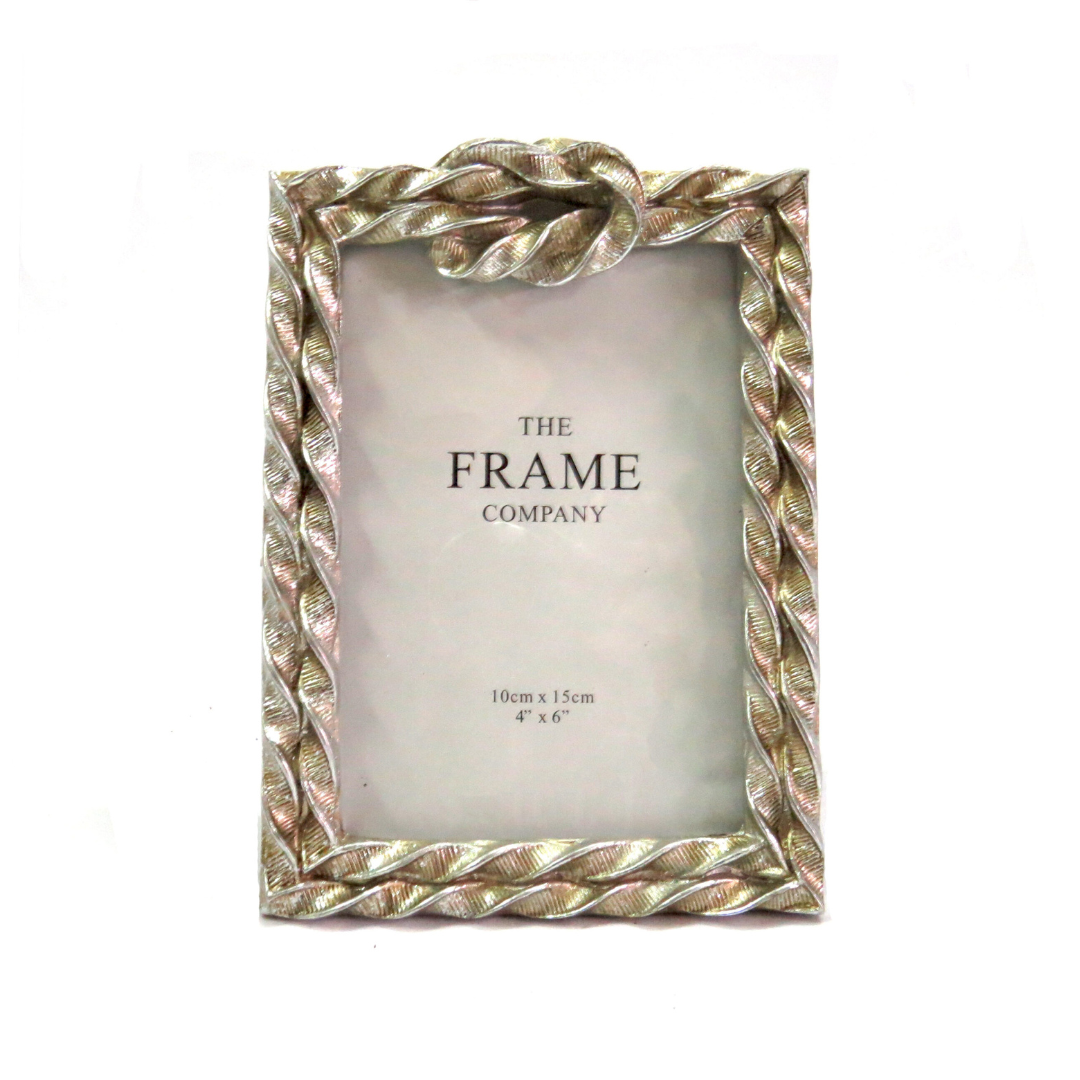 The Sequence Frame is a versatile and durable tool, with a dimension of 4" x 6", that offers endless possibilities for organizing and displaying photos, artwork, and important documents. With its sturdy construction and perfect size, you can efficiently showcase your memories and important materials with ease-unique interiors