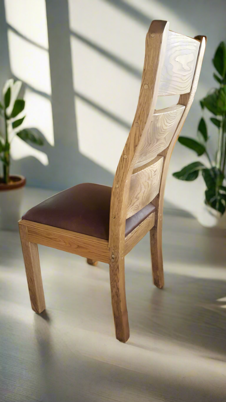 Oak Design Comfort Chair with Leather