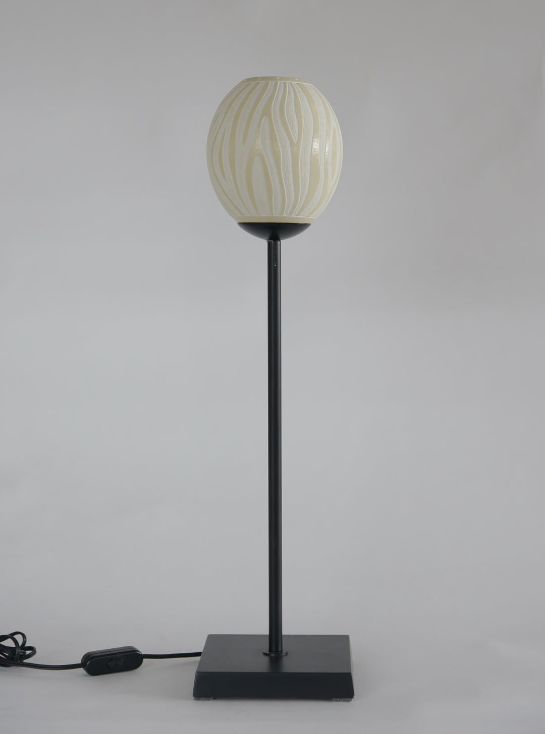 Black Londen lamp and zebra egg