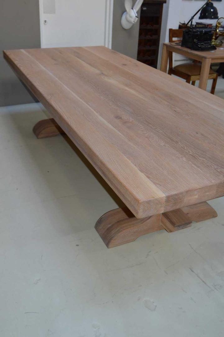 Oak Classic Centre Turned Leg Table