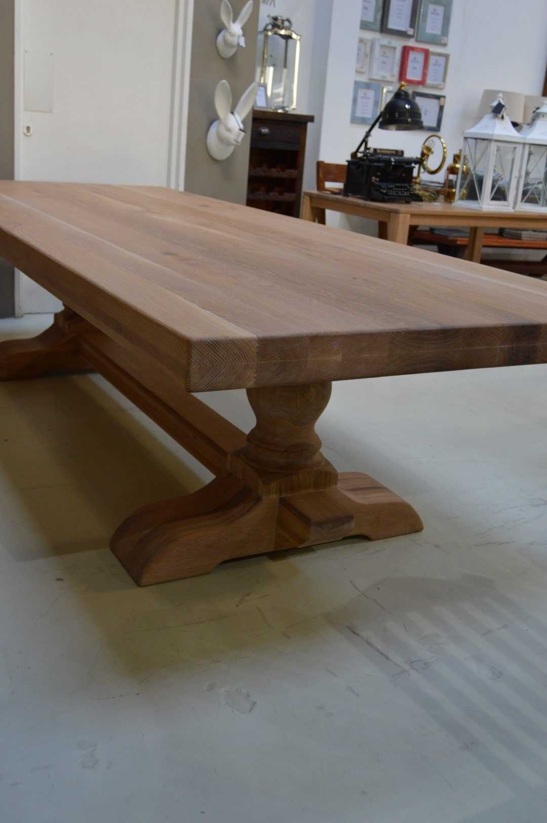 Oak Classic Centre Turned Leg Table