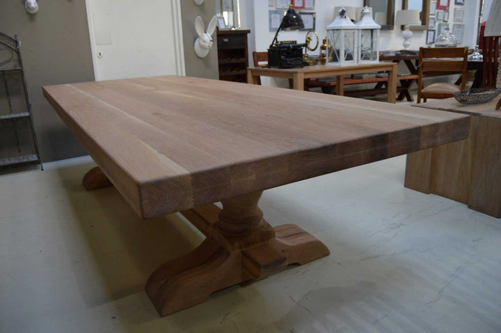 Oak Classic Centre Turned Leg Table