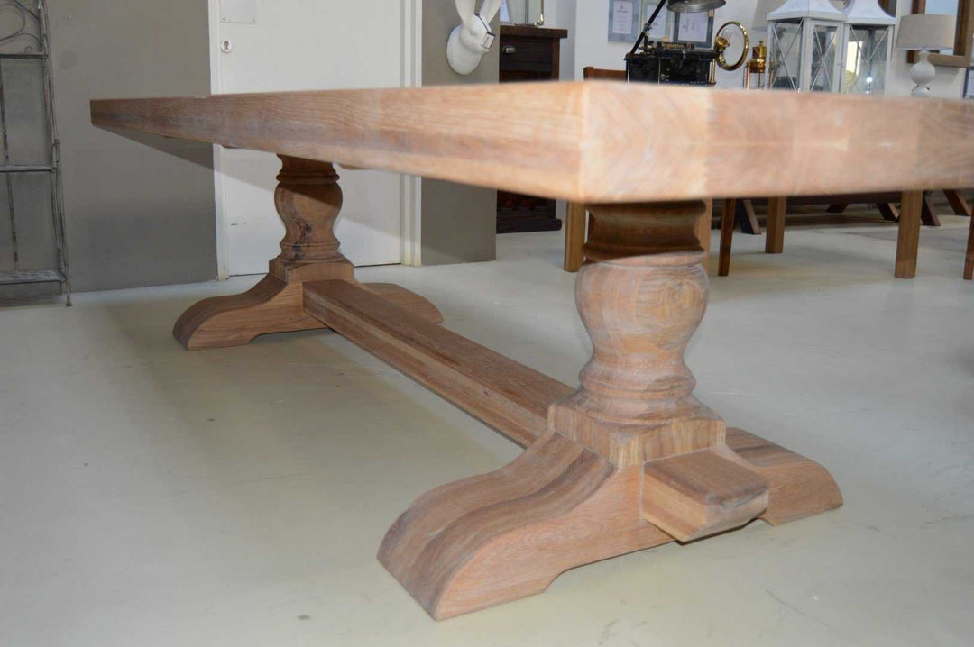 Oak Classic Centre Turned Leg Table