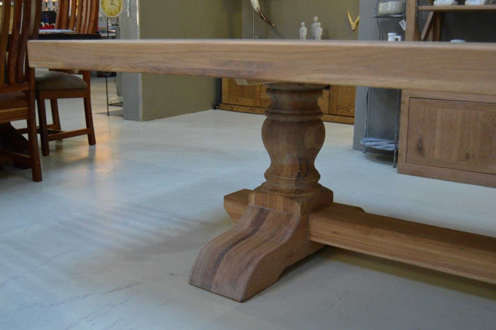 Oak Classic Centre Turned Leg Table