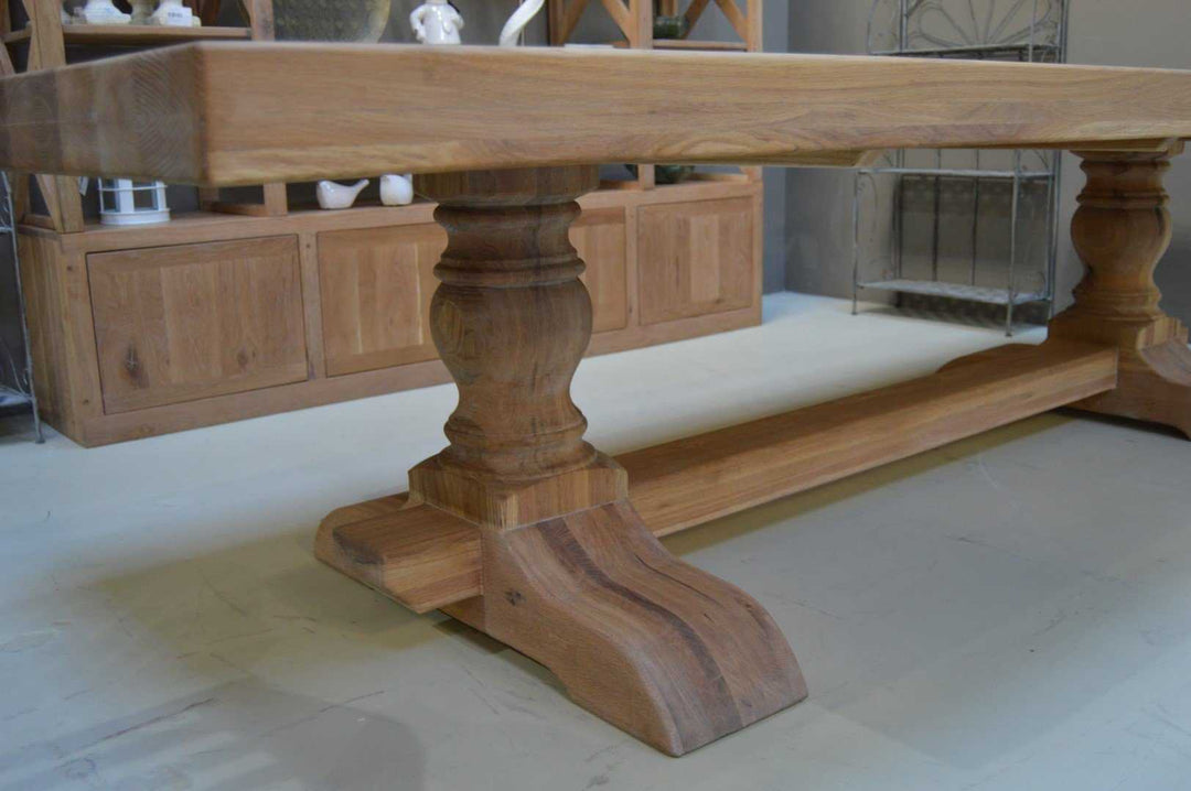 Oak Classic Centre Turned Leg Table